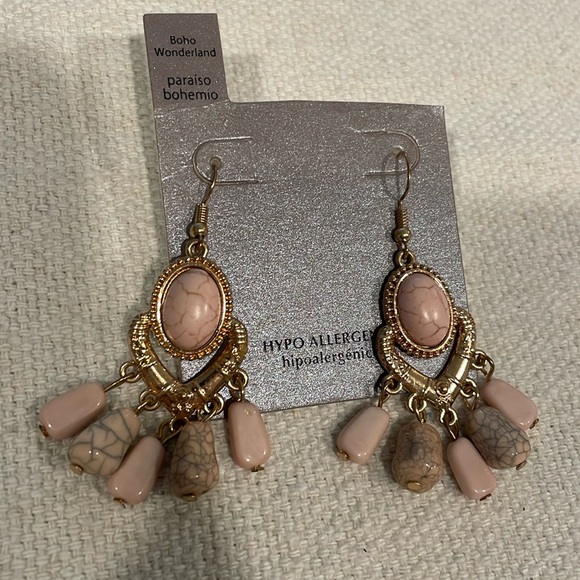 Boho dusty pink and gold earrings, faux stone look, hypoallergenic. NWT - Picture 1 of 3
